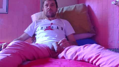 Snapshot of rogobeteilie chatting on April 9, 2026, 9:04 am Banderas online show from April 9, 2026, 9:04 am