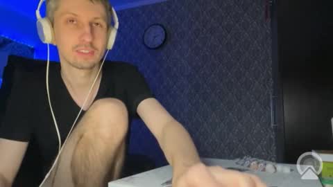 roma305991 online show from December 18, 2025, 9:32 pm