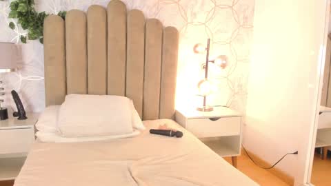   online show from December 30, 2024, 2:30 pm