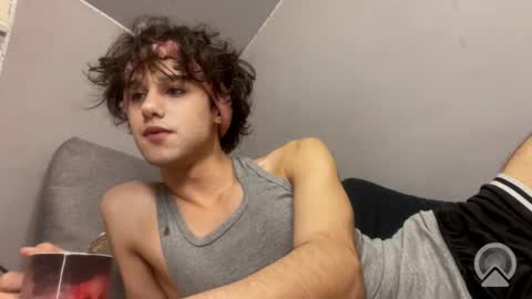 roma_shyguy_ online show from April 27, 2026, 10:19 pm
