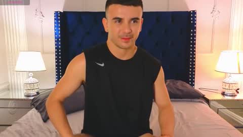 Snapshot of roman_chase chatting on October 18, 2025, 2:51 pm online show from October 18, 2025, 2:51 pm