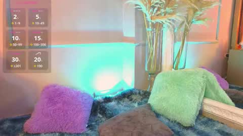 Snapshot of roman_chase chatting on November 8, 2025, 12:16 pm online show from November 8, 2025, 12:16 pm