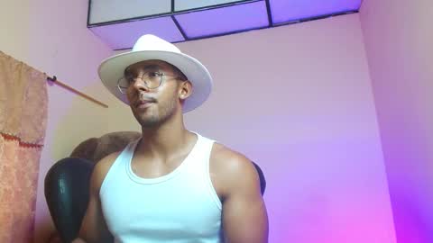 Roman online show from February 4, 2025, 7:33 pm