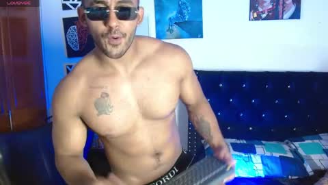 Roman online show from April 5, 2026, 6:27 pm