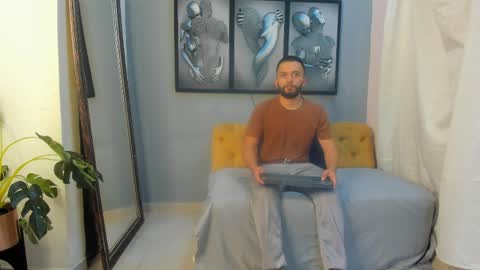 Romeo Bossi online show from April 6, 2026, 11:11 am