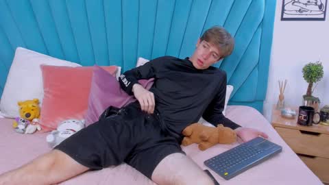 Romeo Ricci online show from January 14, 2025, 4:18 pm