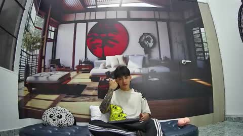 Snapshot of romeomillerr chatting on September 30, 2025, 7:41 pm Romeo online show from September 30, 2025, 7:41 pm