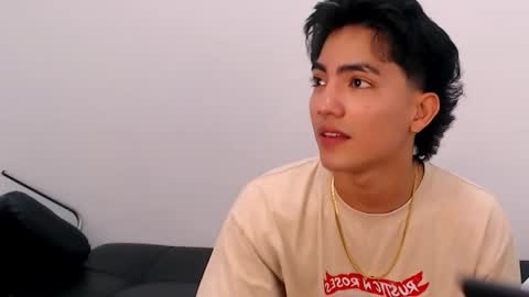 Romeo online show from November 7, 2025, 7:03 pm