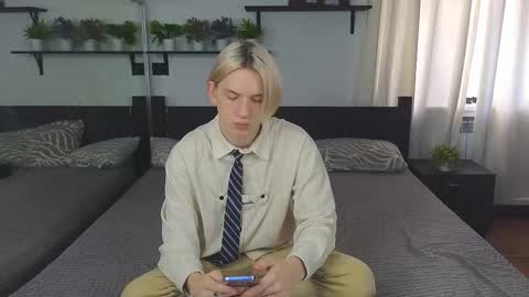 ron vilsx online show from November 19, 2025, 6:13 am