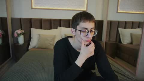ronbevs online show from May 28, 2026, 8:28 pm