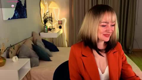 Snapshot of rones_meee chatting on February 27, 2026, 8:25 am Olivia online show from February 27, 2026, 8:25 am