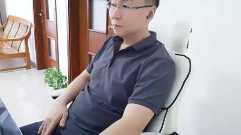 rongtian online show from November 24, 2025, 2:22 am