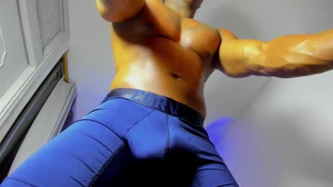 Snapshot of ronnie_777 chatting on November 25, 2025, 2:33 am Ronnie 777 online show from November 25, 2025, 2:33 am