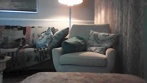 ronvlv online show from July 5, 2026, 4:19 am