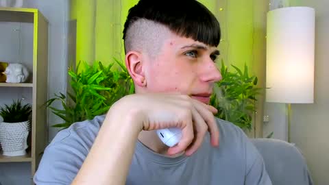 Rony online show from April 5, 2026, 8:50 pm