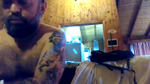 roomatesonfire2 online show from September 25, 2025, 9:29 pm