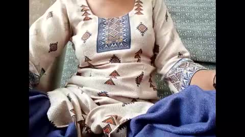 roop_sexy642 online show from March 20, 2026, 6:51 am