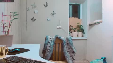 rosa843850 online show from January 9, 2025, 3:44 pm