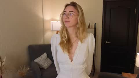 Emma online show from October 9, 2025, 7:50 am