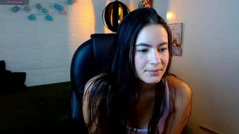 Snapshot of rosaliea chatting on June 3, 2026, 5:21 am R O S A L I A online show from June 3, 2026, 5:21 am