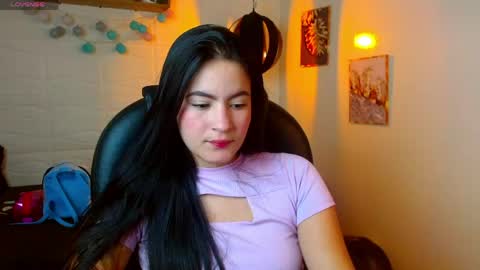 Snapshot of rosaliea chatting on June 5, 2026, 4:41 am R O S A L I A online show from June 5, 2026, 4:41 am