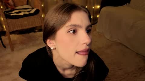 Snapshot of rosalvaulman chatting on May 31, 2026, 6:09 pm Kylie online show from May 31, 2026, 6:09 pm