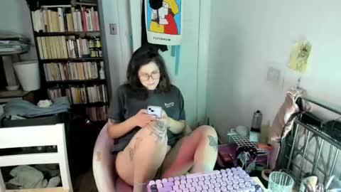 rose257044 online show from November 23, 2025, 12:49 pm