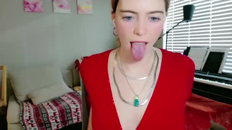 rose77782 online show from January 10, 2026, 2:41 pm