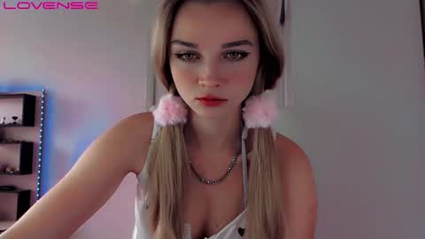 rose__luck online show from September 15, 2025, 10:59 am