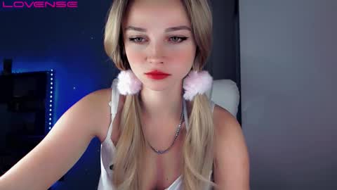 rose__luck online show from September 25, 2025, 6:44 pm