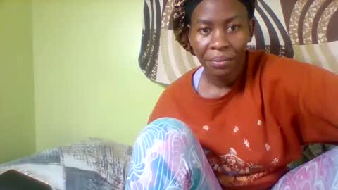 rose_coco online show from October 12, 2025, 7:35 pm