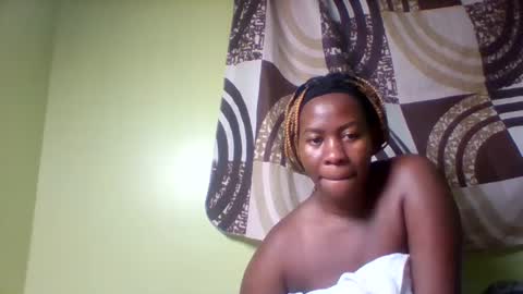 rose_coco online show from October 14, 2025, 1:17 am