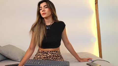 Rose And Dom online show from April 13, 2026, 1:22 am