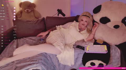 Snapshot of rose_monarch chatting on December 2, 2024, 11:07 pm Rose online show from December 2, 2024, 11:07 pm