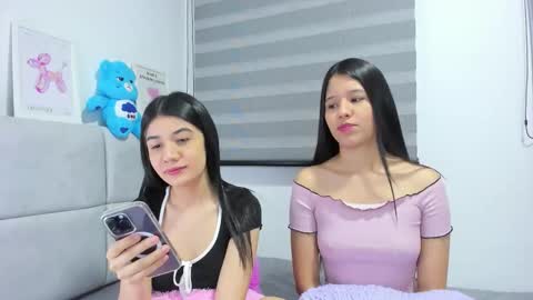 Rose y Miah online show from September 26, 2025, 5:33 am