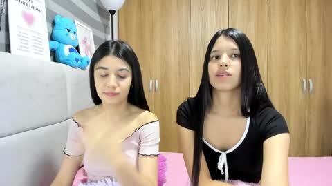 Snapshot of roseandmiah chatting on May 2, 2026, 2:49 am Rose y Miah online show from May 2, 2026, 2:49 am