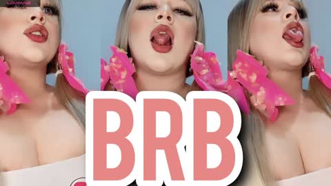 Snapshot of roseanne_park chatting on January 17, 2025, 12:42 am   online show from January 17, 2025, 12:42 am