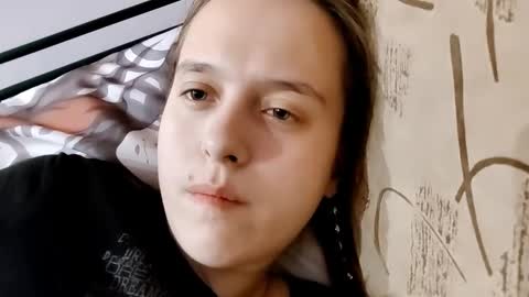 Sophie online show from December 17, 2025, 10:10 am