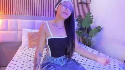 roseaurora online show from October 27, 2025, 12:42 pm