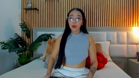 roseaurora online show from January 7, 2026, 12:51 pm