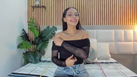 roseaurora online show from February 12, 2026, 12:44 pm