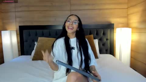 roseaurora online show from March 9, 2026, 12:31 pm