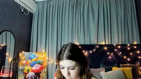 Snapshot of roseblanche2k chatting on December 27, 2024, 1:53 am Florin online show from December 27, 2024, 1:53 am