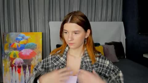 Snapshot of roseblanche2k chatting on February 17, 2025, 10:25 pm Florin online show from February 17, 2025, 10:25 pm