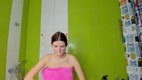 Snapshot of roseblanche2k chatting on March 9, 2025, 8:31 pm Florin online show from March 9, 2025, 8:31 pm