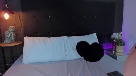 Rose  online show from November 25, 2025, 4:56 am