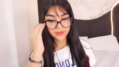 Rose online show from November 19, 2025, 1:33 pm