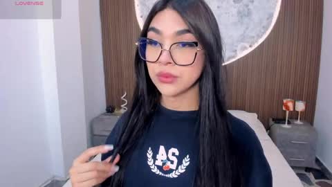 Snapshot of rosecassie chatting on April 22, 2026, 1:45 pm Rose online show from April 22, 2026, 1:45 pm