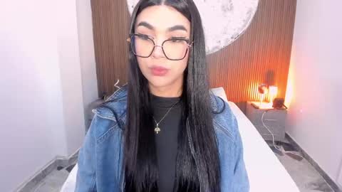Snapshot of rosecassie chatting on April 27, 2026, 12:58 pm Rose online show from April 27, 2026, 12:58 pm