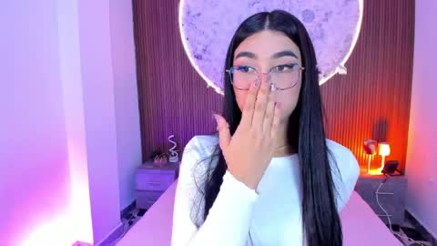 Snapshot of rosecassie chatting on May 26, 2026, 1:29 pm Rose online show from May 26, 2026, 1:29 pm